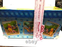 Disney Winnie La Boîte De Rangement Pooh Collecteur Lot Avec Plush / Vhs Tapes / Engineer