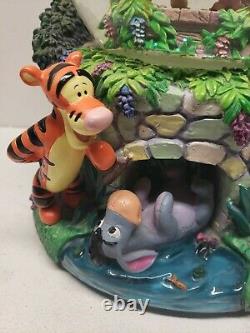 Disney Winnie Le Pooh Musical Snow Globe À La Retraite Rare Grande Condition