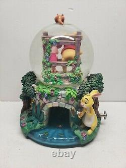 Disney Winnie Le Pooh Musical Snow Globe À La Retraite Rare Grande Condition