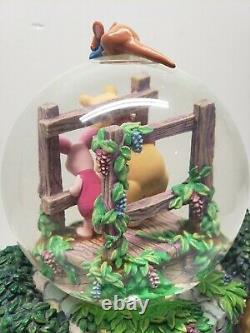 Disney Winnie Le Pooh Musical Snow Globe À La Retraite Rare Grande Condition
