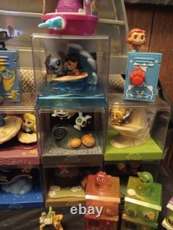 Énorme lot de Disney Doorables avec plus de 200 figurines, playsets, voitures, variantes rares