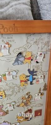 Ensemble complet de pins mensuels de Winnie l'Ourson dans le Bois des Cent Acres avec cadre