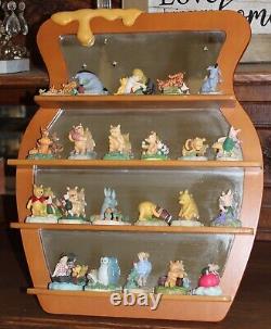 Ensemble de 22 figurines Winnie l'Ourson de Disney LENOX et étagère pour pot de miel #S29