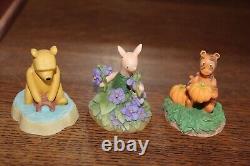 Ensemble de 22 figurines Winnie l'Ourson de Disney LENOX et étagère pour pot de miel #S29