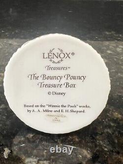 Ensemble de 6 trésors Lenox Disney Winnie l'Ourson - Breloques et miroir mural.
