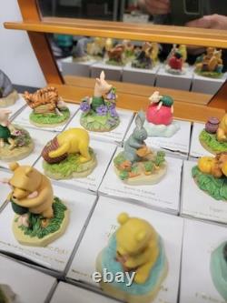 Ensemble de figurines de dé à coudre Lenox Disney Winnie l'Ourson 22 étagère miroir affichage miel