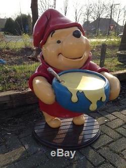 Extrêmement Rare! Lifesize Disney Winnie The Pooh Cooking Statue En Polyester Miel