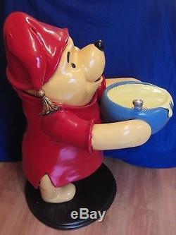 Extrêmement Rare! Lifesize Disney Winnie The Pooh Cooking Statue En Polyester Miel