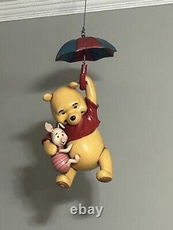 Extrêmement rare Disney! Figurine vintage de Winnie l'ourson avec Porcinet suspendu dans sa boîte d'origine