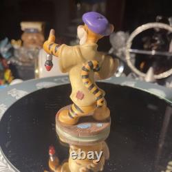 FIGURINE RARE Disney Tigger Artiste Peintre Winnie l'Ourson avec Chapeau Béret