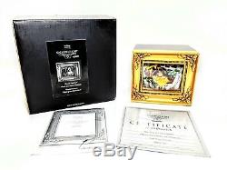 Galerie Disney De Lumière Par Olszewski Winnie L'ourson Stuck In A Sticky Situation