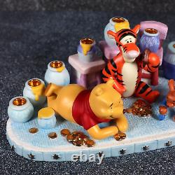 Hanoukka Menorah Judaica en porcelaine Vtg Winnie l'Ourson Tigger Roo des années 90 en parfait état.