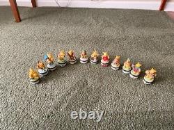 LOT de 12 figurines articulées en porcelaine de Classic Pooh de Disney Midwest de Cannon Falls