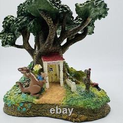 La figurine en résine de la maison de Kanga et Roo de Disney Winnie l'Ourson de Danbury Mint