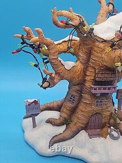La maison de l'arbre de Porcinet de Disney - La maison de Noël de Winnie l'Ourson sans câble