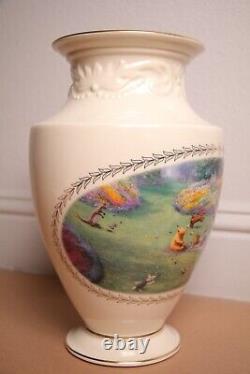 Lenox 2002 Disney Un grand vase pour l'après-midi 11 pouces de haut Winnie l'ourson en porcelaine ivoire