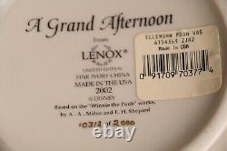 Lenox 2002 Disney Un grand vase pour l'après-midi 11 pouces de haut Winnie l'ourson en porcelaine ivoire