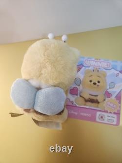 Miniso DISNEY Winnie L'OURSON Pendentif en Vinyle Peluche Adorable et Doux SECRET BEE