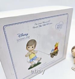 Moments précieux Disney Winnie l'Ourson Train d'anniversaire Figurine dans la boîte