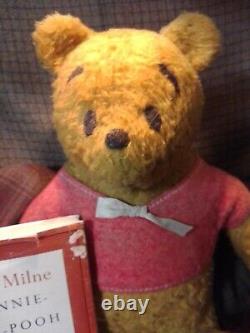 Ours en peluche Winnie l'Ourson vintage des années 1950, avec le livre PooBear vintage de A. A. Milne