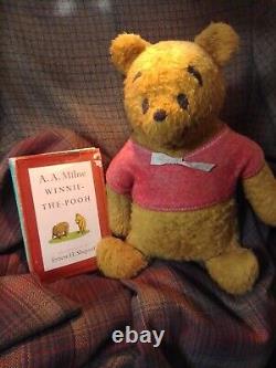 Ours en peluche Winnie l'Ourson vintage des années 1950, avec le livre PooBear vintage de A. A. Milne