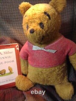 Ours en peluche Winnie l'Ourson vintage des années 1950, avec le livre PooBear vintage de A. A. Milne