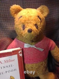 Ours en peluche Winnie l'Ourson vintage des années 1950, avec le livre PooBear vintage de A. A. Milne