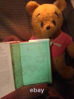 Ours en peluche Winnie l'Ourson vintage des années 1950, avec le livre PooBear vintage de A. A. Milne