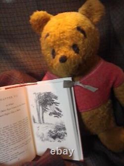 Ours en peluche Winnie l'Ourson vintage des années 1950, avec le livre PooBear vintage de A. A. Milne