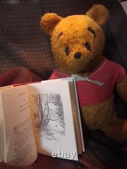 Ours en peluche Winnie l'Ourson vintage des années 1950, avec le livre PooBear vintage de A. A. Milne