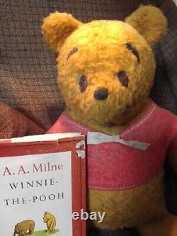 Ours en peluche Winnie l'Ourson vintage des années 1950, avec le livre PooBear vintage de A. A. Milne