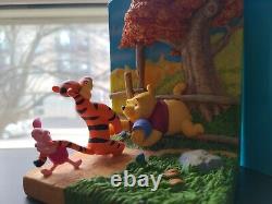 Rare Collectionnable Winnie The Pooh And Friends 3d Bookends