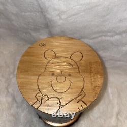 Rare Disney winnie the pooh Kitchen canister With Lid 	<br/>		Rare Disney winnie the pooh Kitchen canister With Lid<br/>  <br/>
 Translation: Rare Disney pot de cuisine Winnie l'ourson avec couvercle