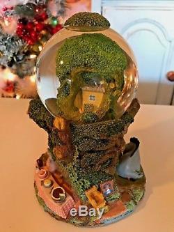 Rare Winnie L'ourson Musicale Tree House Snow Globe Disney