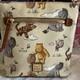Sac Bandouli&egrave;re Winnie L&rsquo;ourson Dooney & Bourke Disney Parks Randy Noble