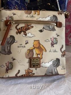 Sac bandoulière Winnie l’Ourson Dooney & Bourke Disney Parks Randy Noble