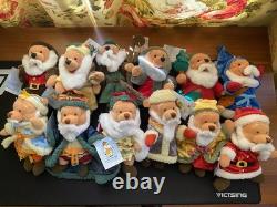 Set de 12 Peluches Winnie l'Ourson 12 Jours de Noël avec Épingles Correspondantes