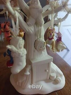 Snowbabies Dept 56 Un très joyeux Noël de Winnie l'Ourson Ensemble rare d'arbre et d'ornement Disney 2006