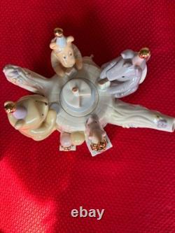 Théière Lenox Winnie l'Ourson Célébration de l'anniversaire de Winnie 2001 Exposée