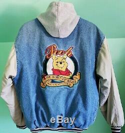 Vintage Disney Store Winnie L'ourson Denim Varsity Jacket Avec Capuchon Taille Adulte M