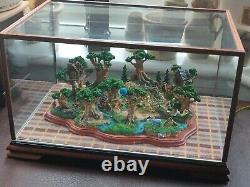 Vintage Glass Cased Danbury Mint 100 Acres Wood Winnie The Pooh Resin Model