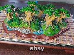 Vintage Glass Cased Danbury Mint 100 Acres Wood Winnie The Pooh Resin Model