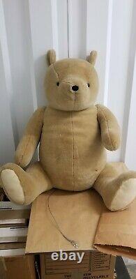 Vintage Grand Disney Classic Pooh Gund Plush 28 Assis