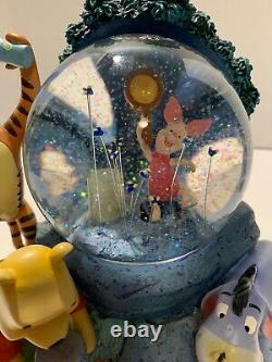 Vtg Disney Winnie L'ourson Light Up Musical Snow Globe Lucioles Voir La Vidéo