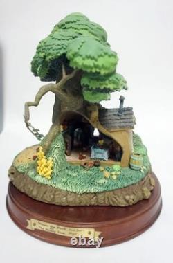 WDCC Lieux Enchantés WINNIE L'OURSON ET L'ARBRE À MIEL LA MAISON DE POOH COA