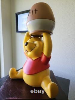 Walt Disney Winnie l’Ourson Figurine Statue Assise Grande <br/>
 	