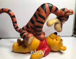 Walt Disney World Statue de Winnie l'Ourson et Tigrou 22 x 16 Deluxe