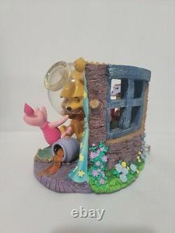 Winnie Le Pooh Dans Le Hunny Jar Musical Snow Globe Rumbly Dans My Tumbly Disney