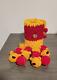 Winnie Le Pooh Dans Le Pot Rouge Ensemble Crochet Fait Main Ornements Fabriqués Aux États-unis