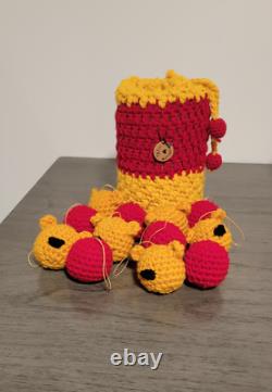 Winnie Le Pooh Dans Le Pot Rouge Ensemble Crochet Fait Main Ornements Fabriqués Aux États-unis